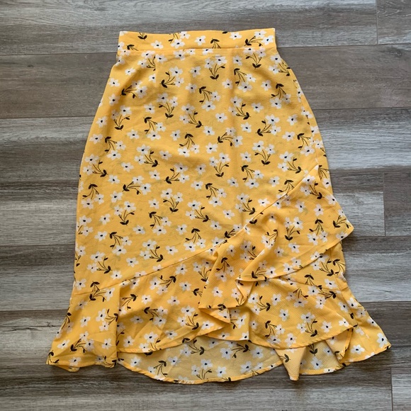 small, yellow flower print, a-line skirt. - Picture 5 of 5